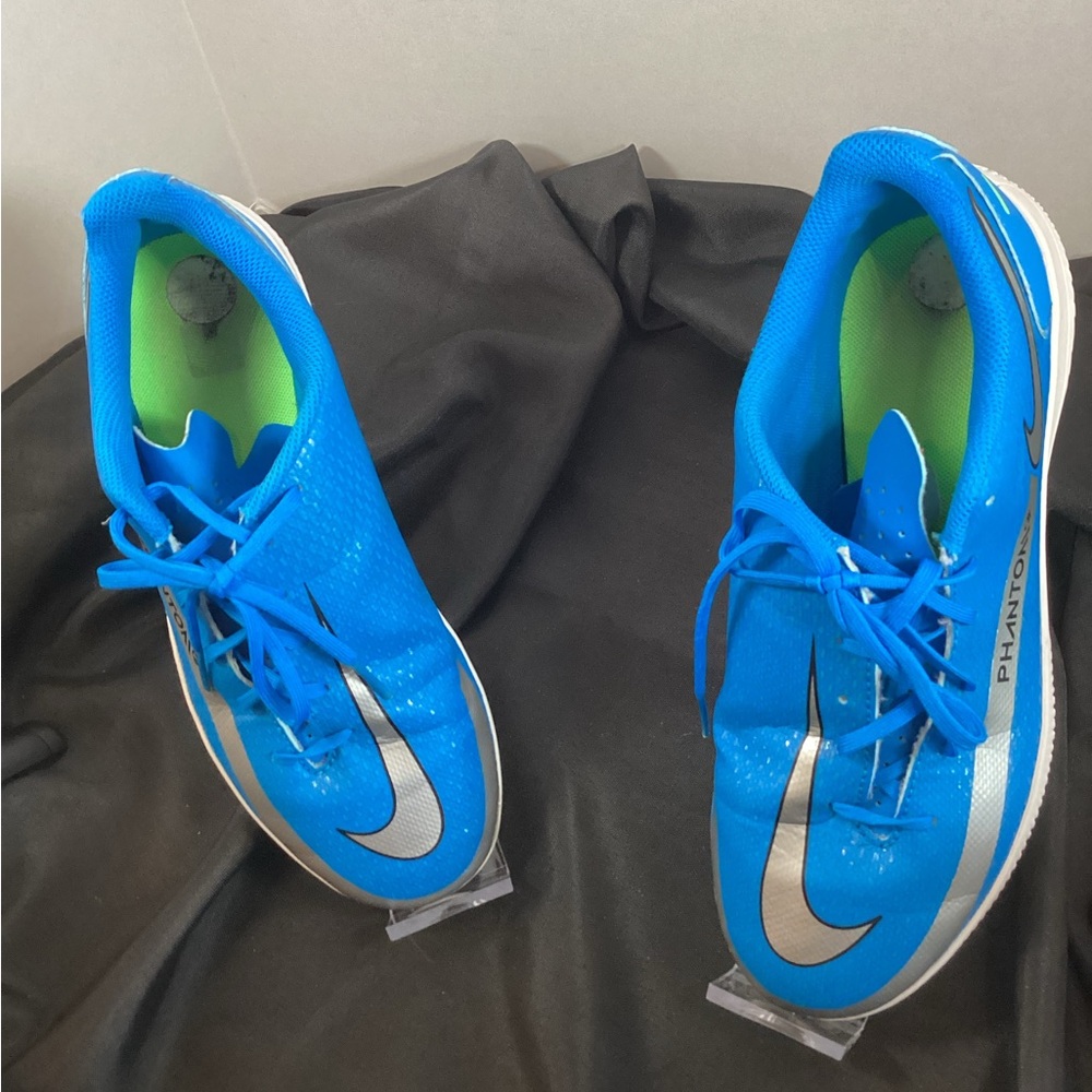 Nike Phantom GT Indoor Cleats. Size Youth 5.5
